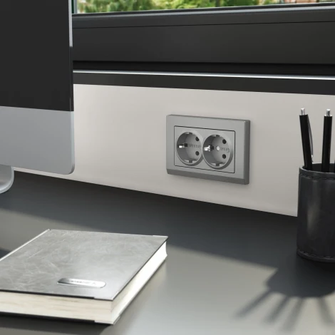 Розетка с заземлением (серебряный матовый) Werkel W1172065 (a063619)