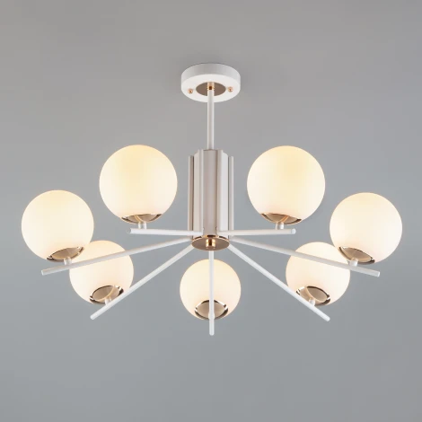 Потолочная люстра Eurosvet Lucas 70092/7 белый