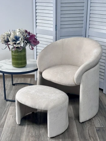 Кресло+оттоманка ХАГ (HUG) цвет AT5139-09 Св. бежевый, ткань/каркас металл в обивке, ®DISAUR M-City 64575