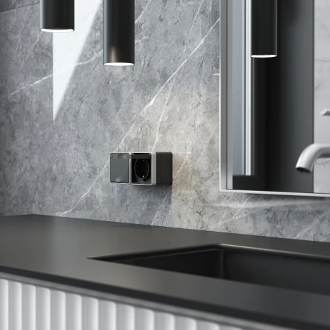 Розетка влагозащ. с зазем. с защит. крышкой и шторками Gallant Werkel W5071234 (черный с серебром)