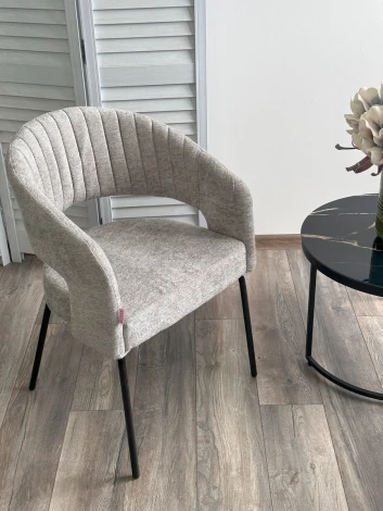 Стул M-City SNUG 3018-03 светло-серый, шенилл / черный каркас