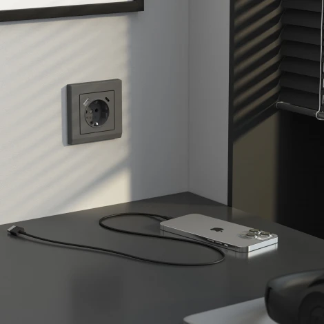 Розетка с заземлением,шторками и USB Type A+С (графит матовый) Werkel W1171764 (a063106)