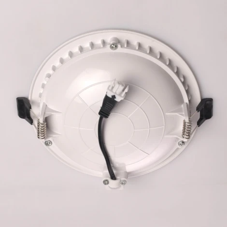 Встраиваемый точечный светильник DeMarkt Стаут 702011801 (LED, 220V)