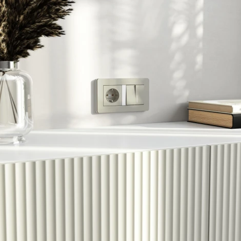 Выключатель двухклавишный проходной с подсветкой (дымчатый) Werkel W1222104