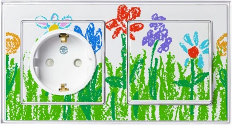 Розетка встраиваемая с заземлением и шторками (белый) Systeme Electric AtlasDesign ATN200145