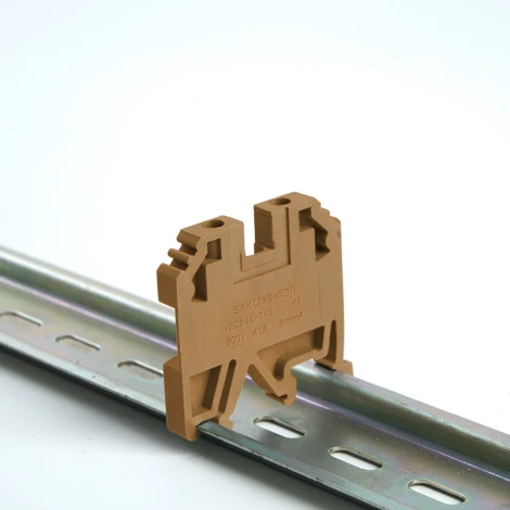 Зажим наборный изолированный (винтовой) 6,0 мм2 Stekker 39935