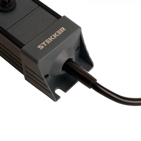 Сетевой фильтр 3-х местный с заземлением 1,8м. (черный) Stekker Techno 50153