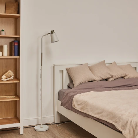 Торшер под лампу Е27, 40W, с регулировкой наклона, белый Uniel UML-T700 E27 WHITE