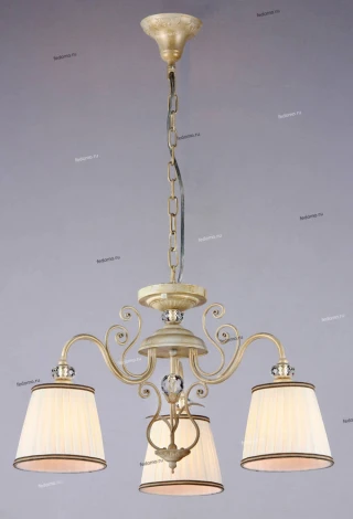 Подвесная люстра Maytoni Vintage ARM420-03-G