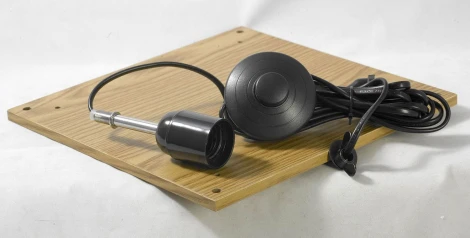 Торшер колонна со столиком Lussole Lgo Woodruff GRLSP-0332 (220V, выключатель, IP21)