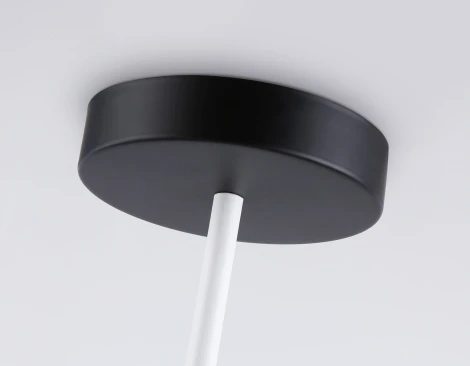 Потолочная люстра на штанге Ambrella Traditional TR2512 (220V, шарики)