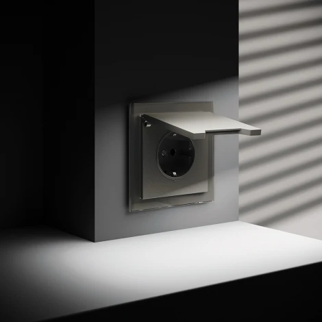 Розетка с заземлением, шторками и крышкой (шелк) Voltum S70 VLS040304