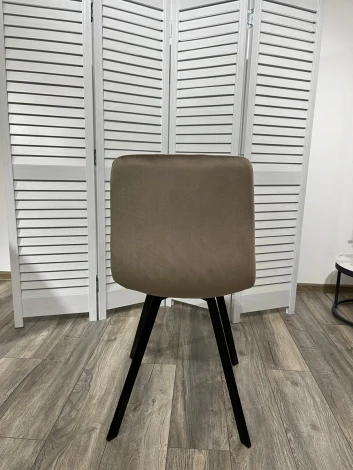 Обеденный стул M-City DAIQUIRI BLUVEL-40 BEIGE, велюр