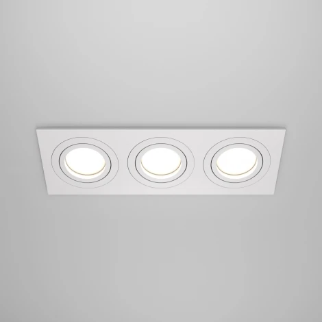 Встраиваемый светильник Atom GU10 3x50Вт Maytoni Technical DL024-2-03W (220V)