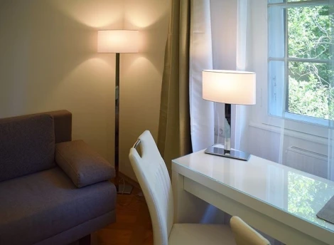 Интерьерная настольная лампа Deko-Light Roberta 346000