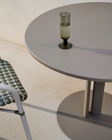 Уличный стол Sedalis из стали со столешницей из серо-коричневого алюминия Ø80 см арт.251577