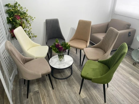 Обеденный стул M-City Руссо Premier 17 Лайм, велюр / черный каркас