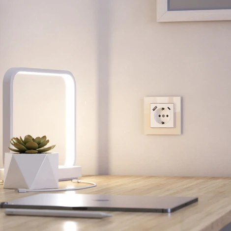 Рамка на 1 пост Favorit (молочный, стекло) Werkel W0011141 (a058813)