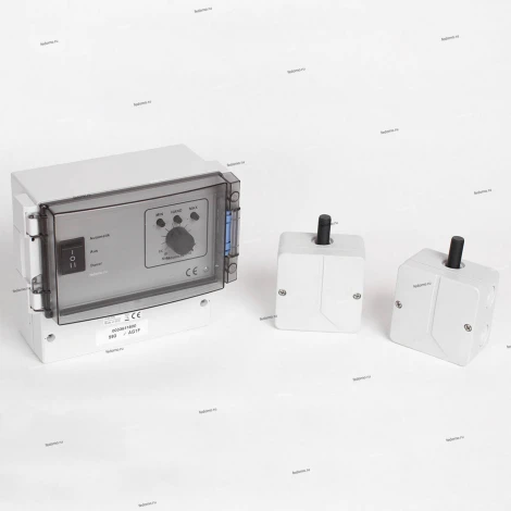 Настенный регулятор скорости вращения лопастей с датчиком температуры накладной Vortice Vort Delta, белый с черным, 6A, IP54