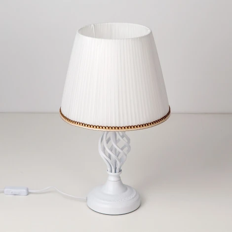 Интерьерная настольная лампа Citilux Вена CL402800 (220V, выключатель)