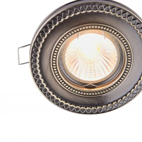 Встраиваемый точечный светильник Maytoni Metal Classic DL302-2-01-BS