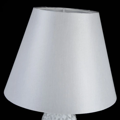 Интерьерная настольная лампа Maytoni Contrast ARM220-11-W