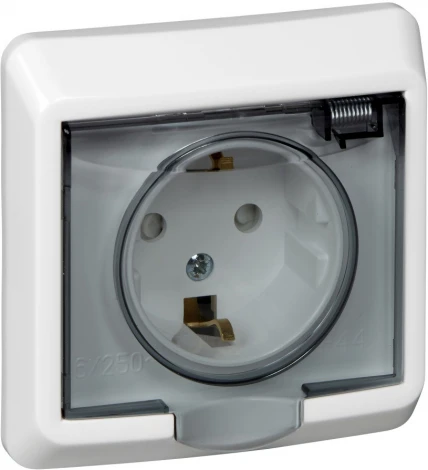 Розетка встраиваемая с заземлением, шторками и крышкой (белый) IP44 Systeme Electric Этюд PC16-044B