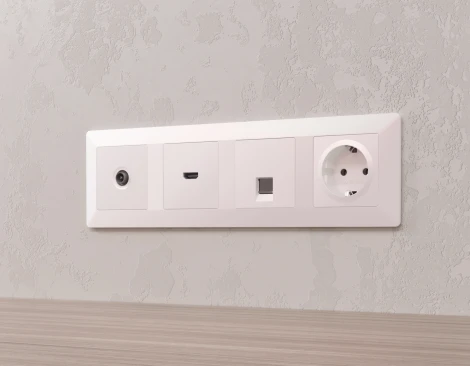 Лицевая панель Ambrella Volt ALFA (Жемчуг) для электрической розетки с заземлением QUANT AP2060