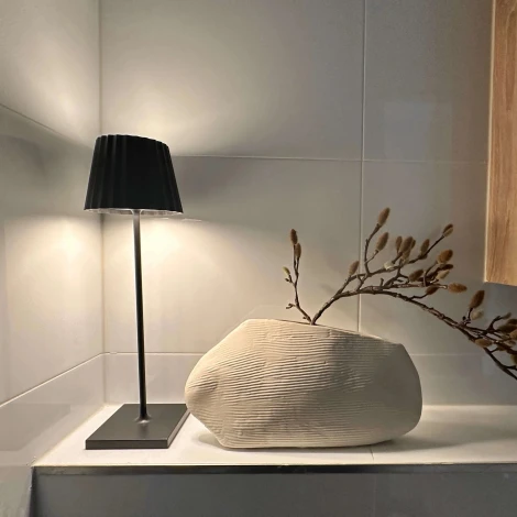 Интерьерная настольная лампа светодиодная с аккумулятором Ubiqua Plissè 189202 (регулировка яркости, сенсорный выключатель, IP54)