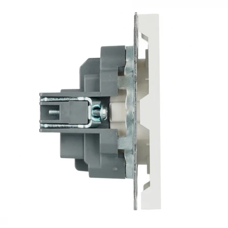 Розетка с заземлением и шторками (белый фарфор, soft touch) Stekker Эмили 50235