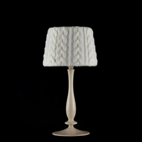 Интерьерная настольная лампа Maytoni Lana ARM143-22-BG