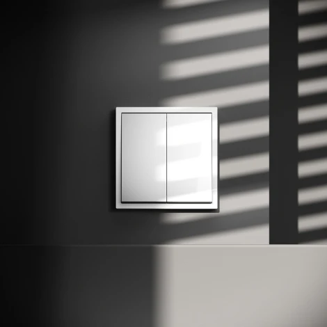 Проходной переключатель двухклавишный (белый глянцевый) Voltum S70 VLS020301