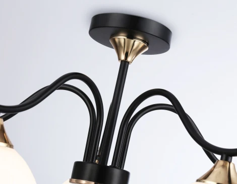 Потолочная люстра на штанге Ambrella Traditional TR3162