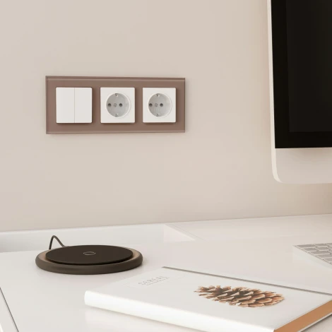 Рамка на 3 поста Favorit (латте, стекло) Werkel W0031142 (a058820)