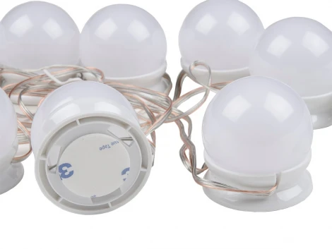 Мебельный светильник c зарядкой от USB Uniel ULM-F50-8W/SW/10/DIM IP20 WHITE (LED, 220V, выключатель, шарики)