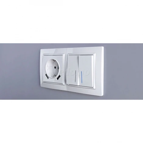 Рамка на 2 поста Werkel Snabb Basic, белый