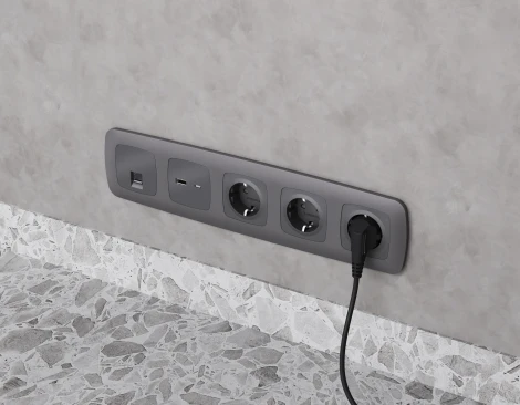 Комплект механизма Ethernet RJ-45 розетки экранированной с автоматической защитной шторкой встраиваемый (антрацит серый) Ambrella Volt QUANT MO662005
