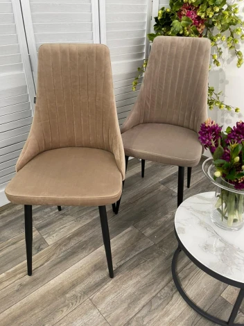 Обеденный стул M-City Руссо Premier 09 Серо-коричневый, велюр / черный каркас