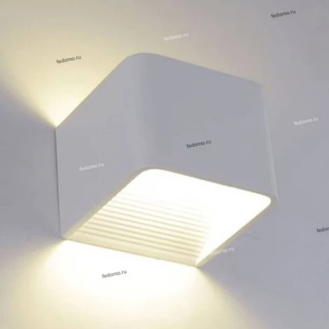 Настенный светильник Crystal Lux CLT 010 010W100 WH (LED, 220V, куб)