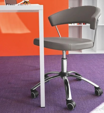 Стул New York Connubia на колесиках