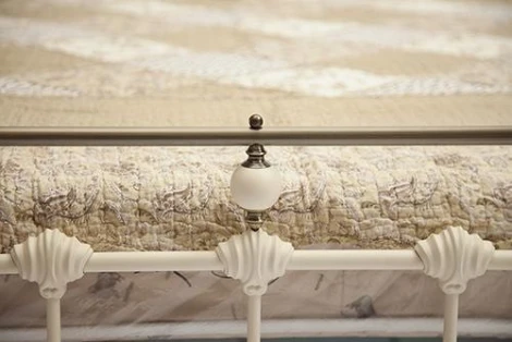 Кровать металлическая DIANA Антич. белый (Ant. White)/Античн.медь (Ant. Brass)