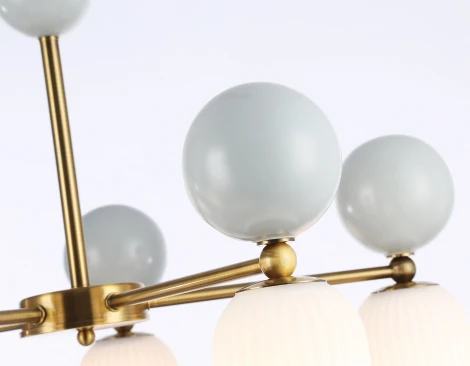 Потолочная люстра на штанге Ambrella High Light LH53104 (220V, шарики)