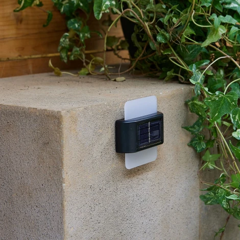 Светильник настенный на солнечной батарее. 6 светодиодов, 1*АА Ni-Mh аккумулятор в/к. IP44 Uniel USL-F-159/PM090 QUATRO