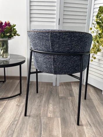 Стул M-City GUST цвет стальной синий TOPIC 330 / черный каркас / Товарный знак DISAUR