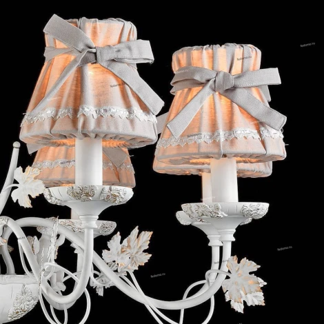 Подвесная люстра Maytoni Putto ARM393-08-W