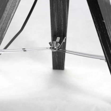 Интерьерная настольная лампа на треноге Lussole Lgo Amistad LSP-0555 (220V, IP21)