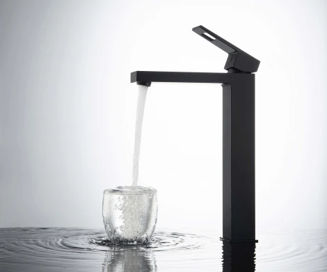 Смеситель Timo Briana 7111/03F для раковины, черный