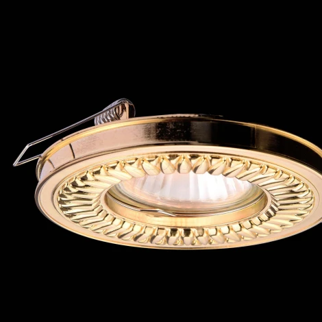 Встраиваемый точечный светильник Maytoni Metal Classic DL301-2-01-G