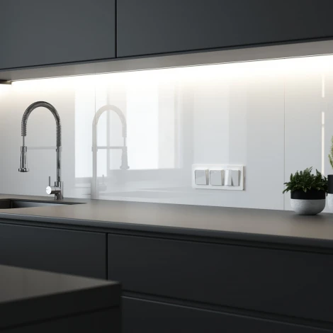 Розетка с заземлением с защит. крышкой и шторками (белый акрил) Werkel W1171241 (a064013)