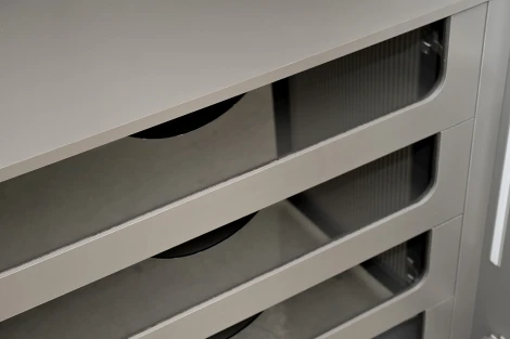 Шкаф Alto двухд c выдвиж ящик, цвет серый Кобальт, дверцы стекло(рифленое) 100*57*228.5см Garda Decor арт.GD-10012-6(риф)